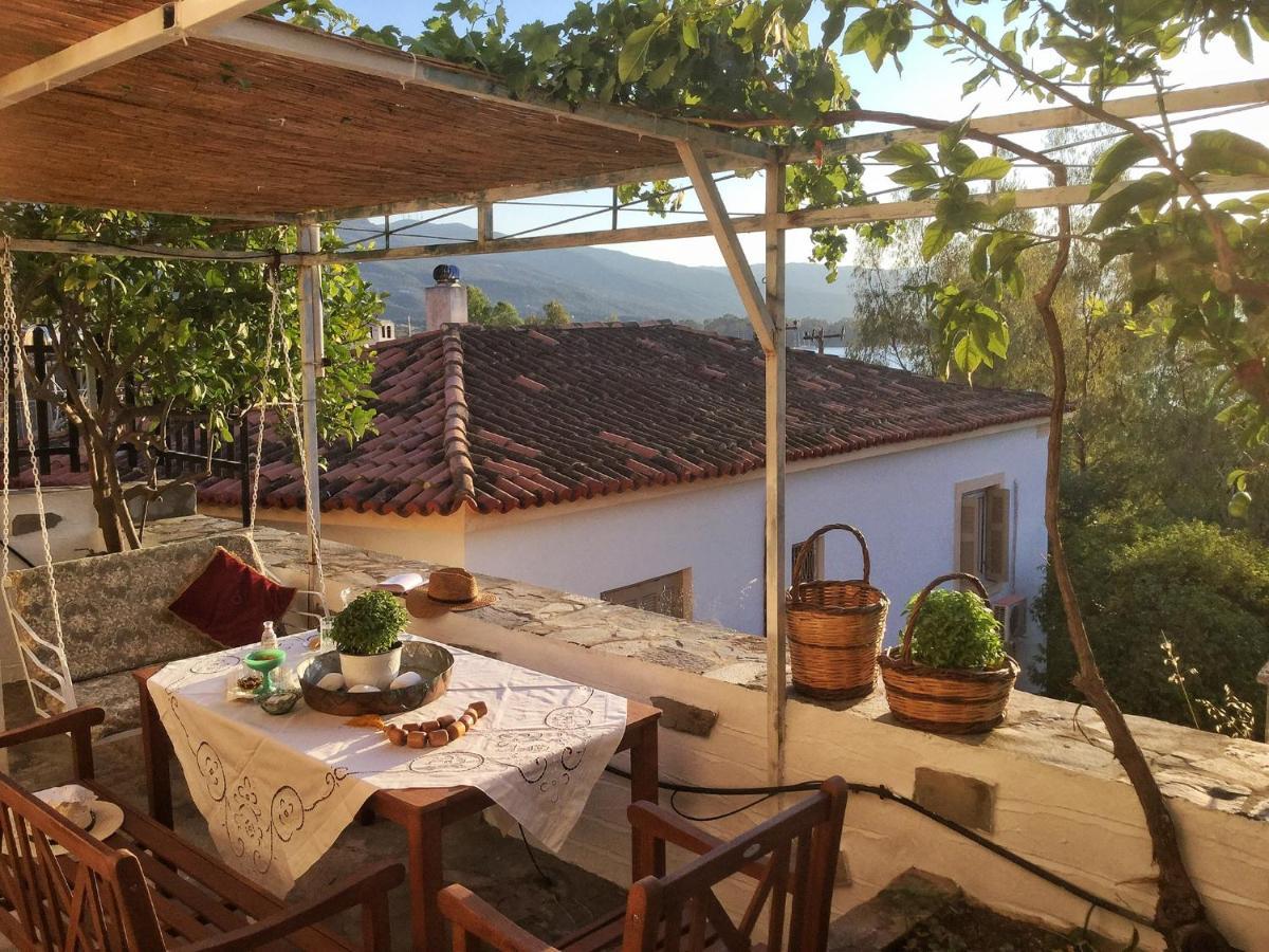 Apartment Archontikon 1800 Poros Town