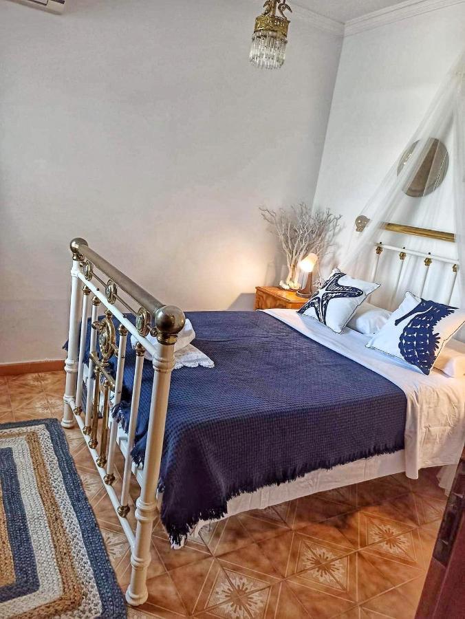 Apartment Archontikon 1800 Poros Town